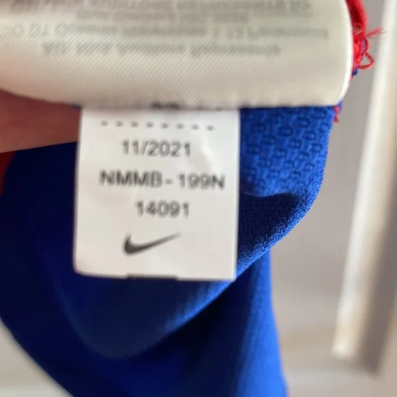 Nike dry fit Philadelphia Phillies V neck T shirt, medium NWT - Picture 11 of 11